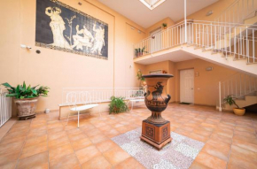 Гостиница Il Cortile delle Esperidi  Лечче